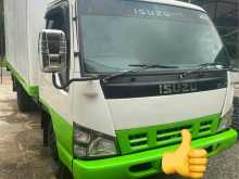 Isuzu ELF 2002 Lorry