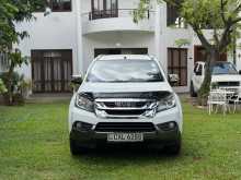 Isuzu MU-X 2015 SUV