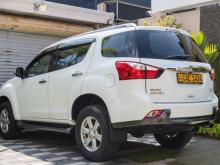 https://riyasewana.com/uploads/isuzu-mux-1418533917295.jpg