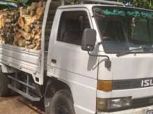 Isuzu NKR 1982 Lorry