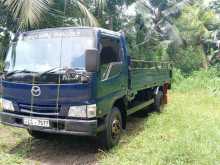 Isuzu NPR 4HG1 2002 Lorry