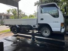 https://riyasewana.com/uploads/isuzu-nhr-2221003917463.jpg