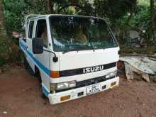 Isuzu NHR 1986 Crew Cab