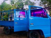 Isuzu NHR 1987 Crew Cab