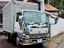 Isuzu NKR 10.5 Feet 2005 Lorry