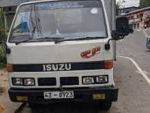 Isuzu NKR 1989 Lorry