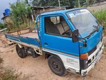 Isuzu NKR 1987 Lorry