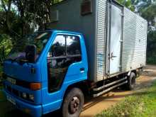 Isuzu NKR 1986 Lorry