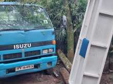 Isuzu NKR 1982 Lorry