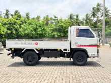 Isuzu NKR 1988 Lorry