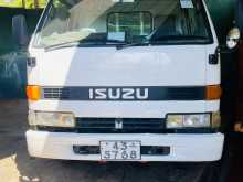Isuzu NKR 1988 Lorry