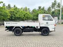 Isuzu NKR 1988 Lorry