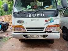 Isuzu NKR 1995 Lorry