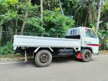 Isuzu NKR 1996 Lorry