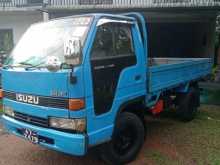 Isuzu NKR 1990 Lorry