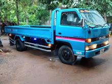 Isuzu NKR 1988 Lorry
