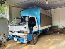 Isuzu NKR 1989 Lorry