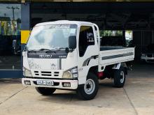 Isuzu NKR Single Wheel 2007 Lorry