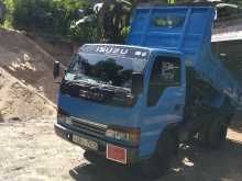 Isuzu NKR71E Tipper 2000 Lorry