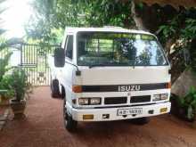 Isuzu NPR 1988 Lorry