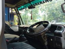Isuzu NQR 2002 Lorry