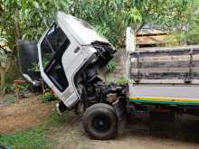 https://riyasewana.com/uploads/isuzu-single-veel-1990-1814403212783.jpg