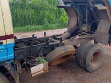 https://riyasewana.com/uploads/isuzu-tippar-1989-2015244312792.jpg