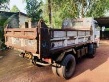 https://riyasewana.com/uploads/isuzu-tipper-1320274122323.jpg