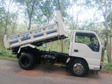 Isuzu Tipper 2002 Lorry