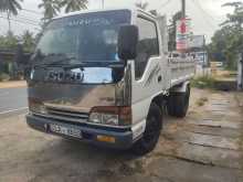 Isuzu Tipper 2001 Lorry