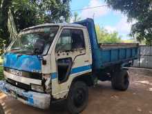 Isuzu Tipper 1982 Lorry