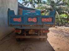 Isuzu Tipper 1984 Lorry