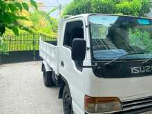 Isuzu Tipper 2000 Lorry
