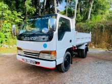 Isuzu Tipper 2000 Lorry