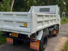 https://riyasewana.com/uploads/isuzu-tipper-2003-1319391712973.jpg