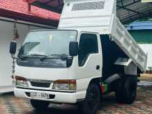 Isuzu Tipper 2004 Lorry