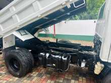 https://riyasewana.com/uploads/isuzu-tipper-2004-166261112644.jpg