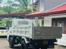 https://riyasewana.com/uploads/isuzu-tipper-2004-166261112902.jpg