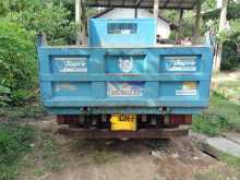https://riyasewana.com/uploads/isuzu-tipper-2014-69225012333.jpg