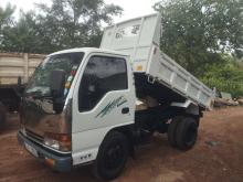 Isuzu Tipper 2001 Lorry