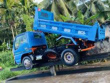 Isuzu Tipper 2001 Lorry