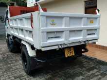 https://riyasewana.com/uploads/isuzu-tipper-4hg1-2001-1920443512302.jpg