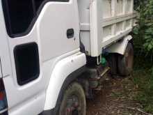 https://riyasewana.com/uploads/isuzu-tippr-2016413622852.jpg