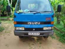 Isuzu TLD24 CLOSED 1980 Lorry
