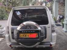 https://riyasewana.com/uploads/jeep-montero-2013-1217303112522.jpg