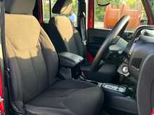 https://riyasewana.com/uploads/jeep-wrangler-sport-2163126504.jpg