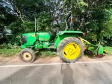 John-Deere 5047 2013 Tractor