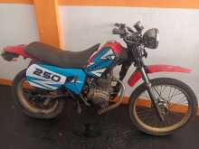 Kawasaki 125 2000 Motorbike