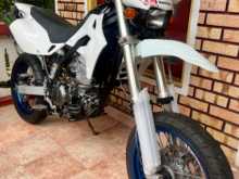 Kawasaki DTracker D2 2005 Motorbike