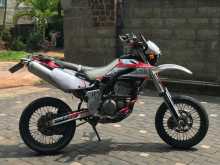 https://riyasewana.com/uploads/kawasaki-d-tracker-157384013152.jpg